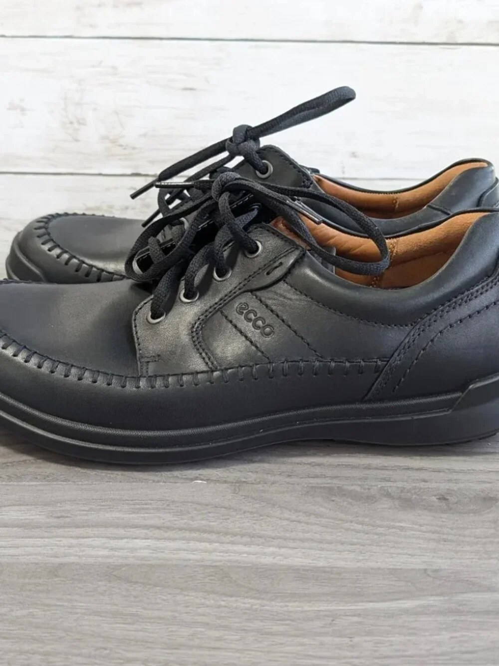 ECCO HOWELL Black Lace Walking Shoes